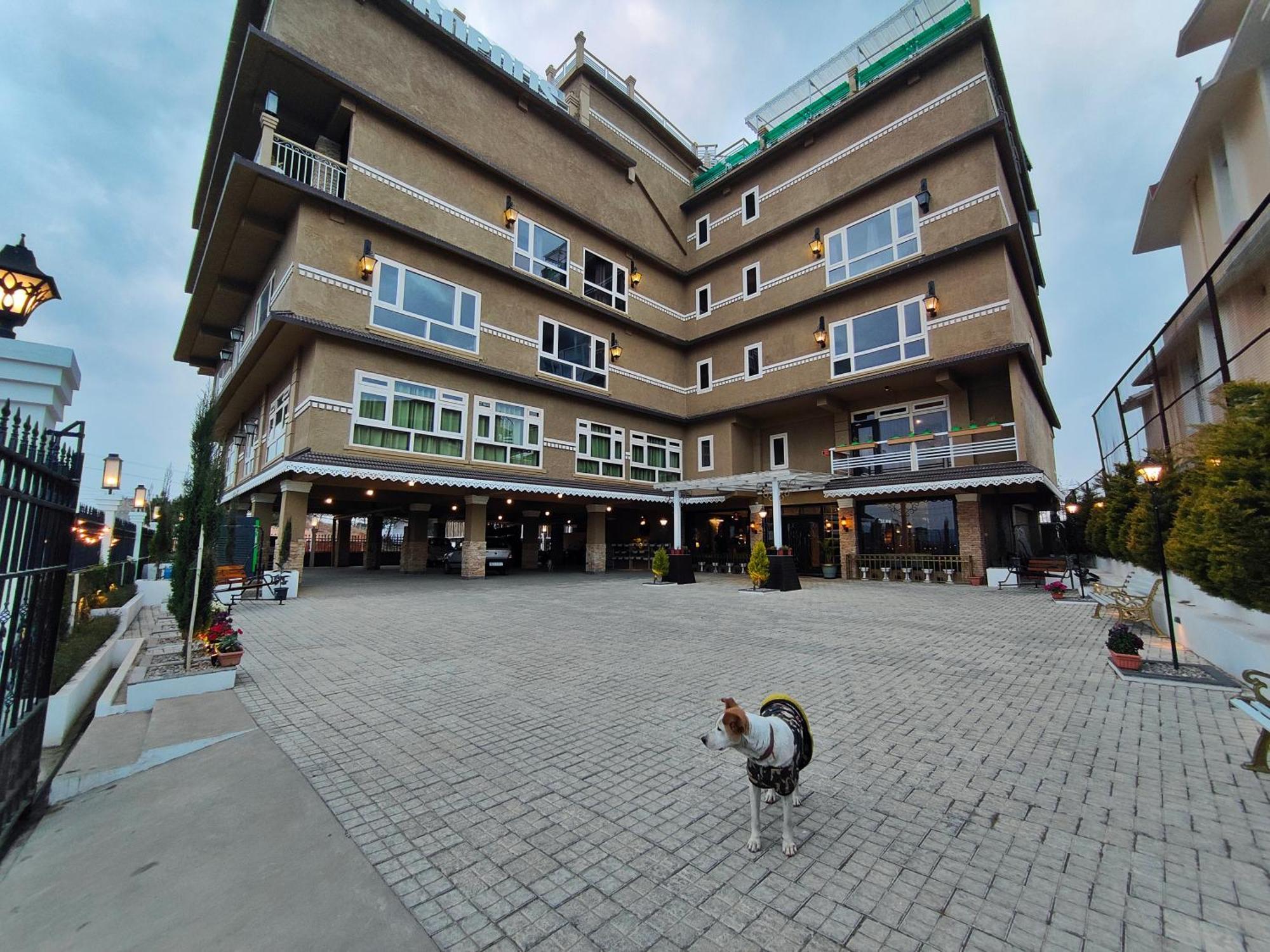 Hotel Acropolis Shillong Eksteriør billede